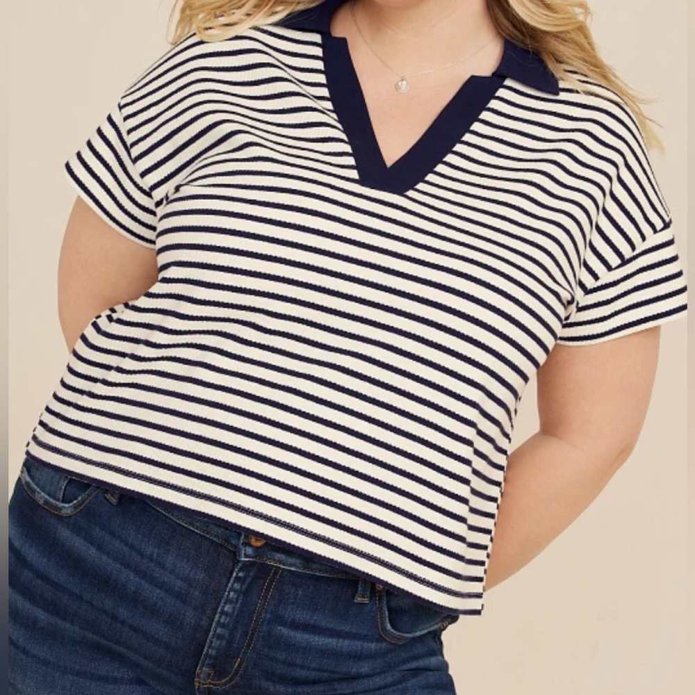 MAURICES size 2X, navy & white textured ribbed cropped polo striped t-shirt
